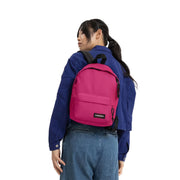 حقيبة ظهر صغيرة Orbit من EASTPACK - بينك اسكيب