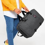 حقيبة وإكسسوارات EASTPACK - حقيبة سفر من الدنيم الأسود