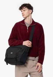 EASTPACK Courier Bag - W61 Courier Pro Cs Black Pro